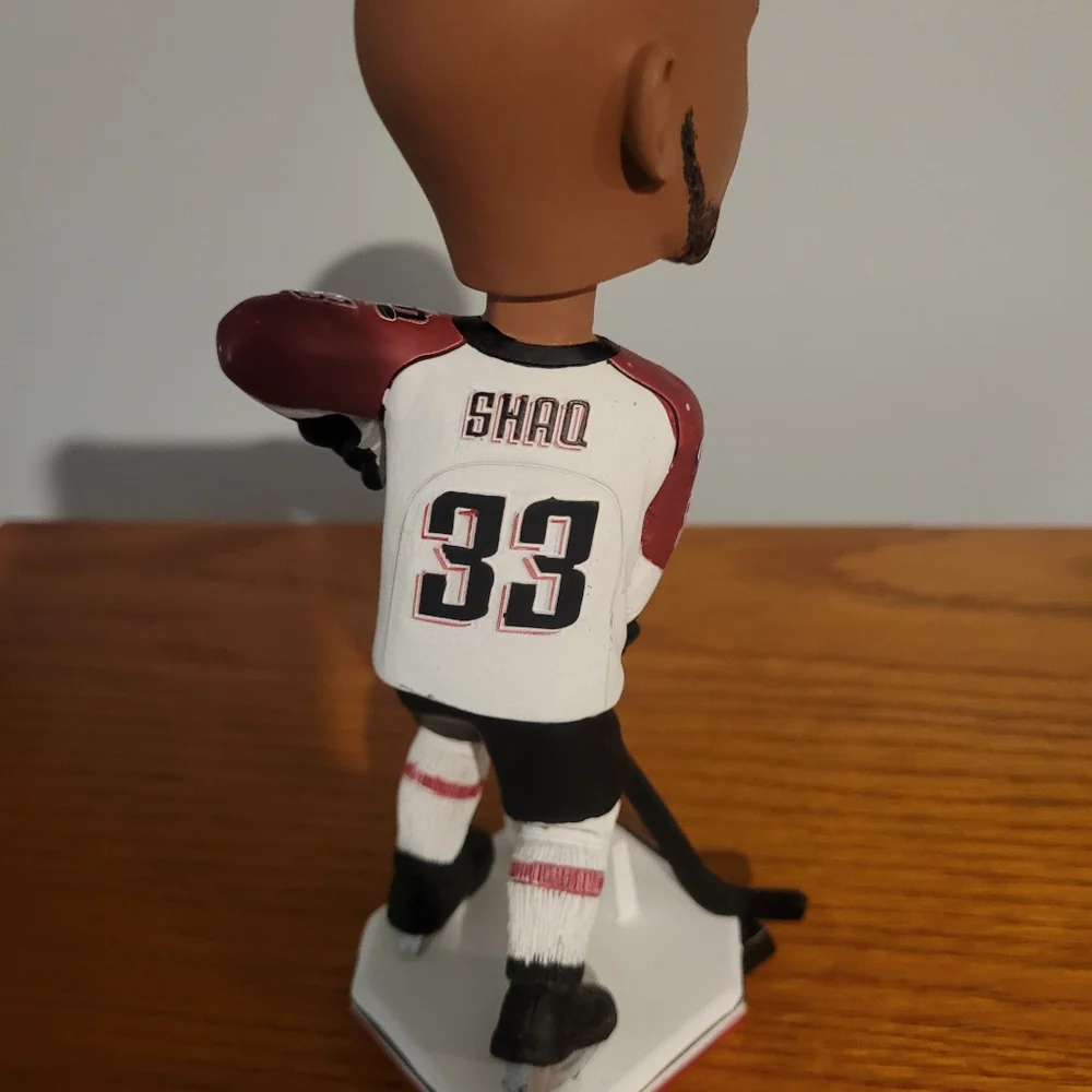 Shaquille O'Neal Bobblehead with Hockey Stick Very Rare Like New Still In Box